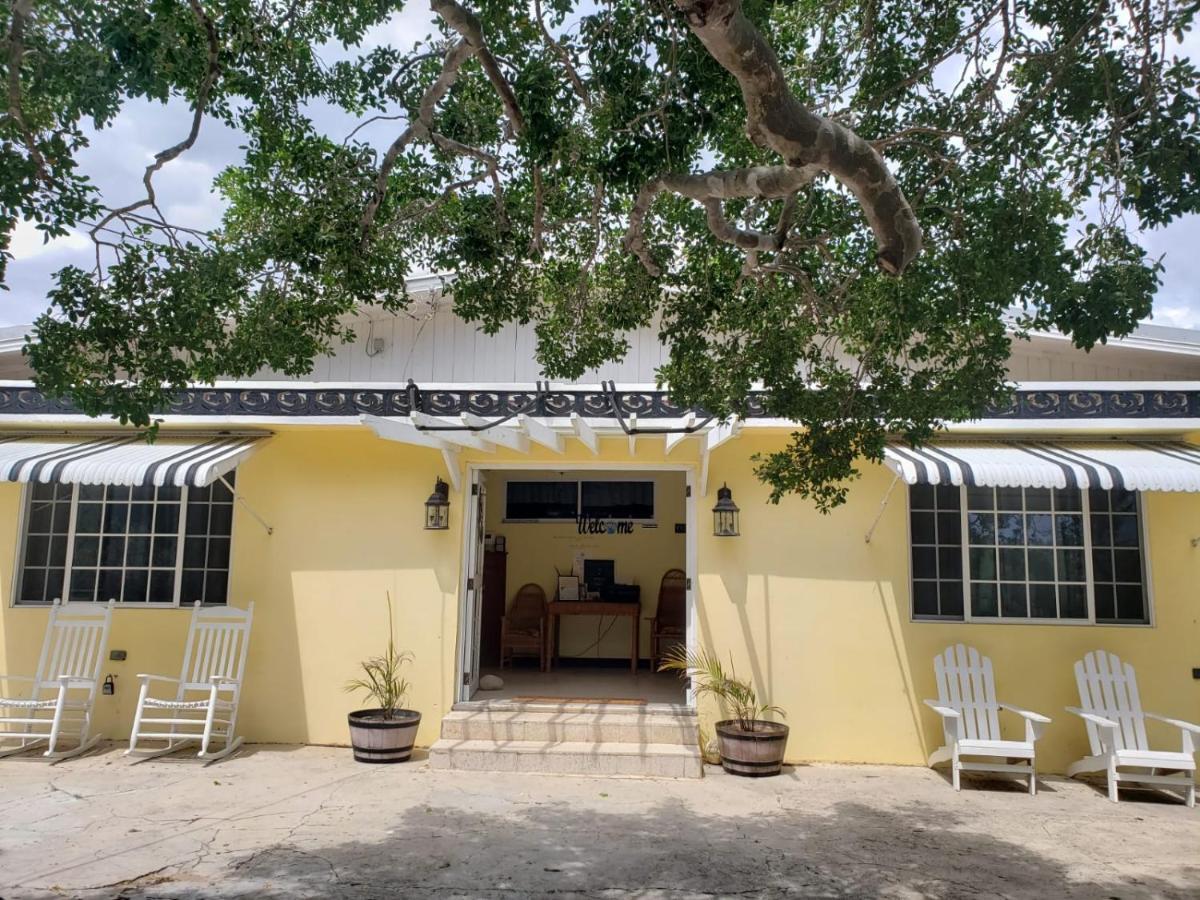 Treasure Beach Inn And Bar Exterior photo